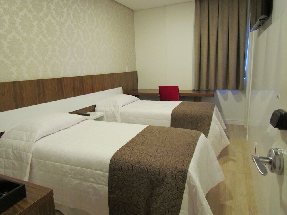 Фото Holiday & Business Hotel - AO lado do Centro de Eventos e Arena Conda