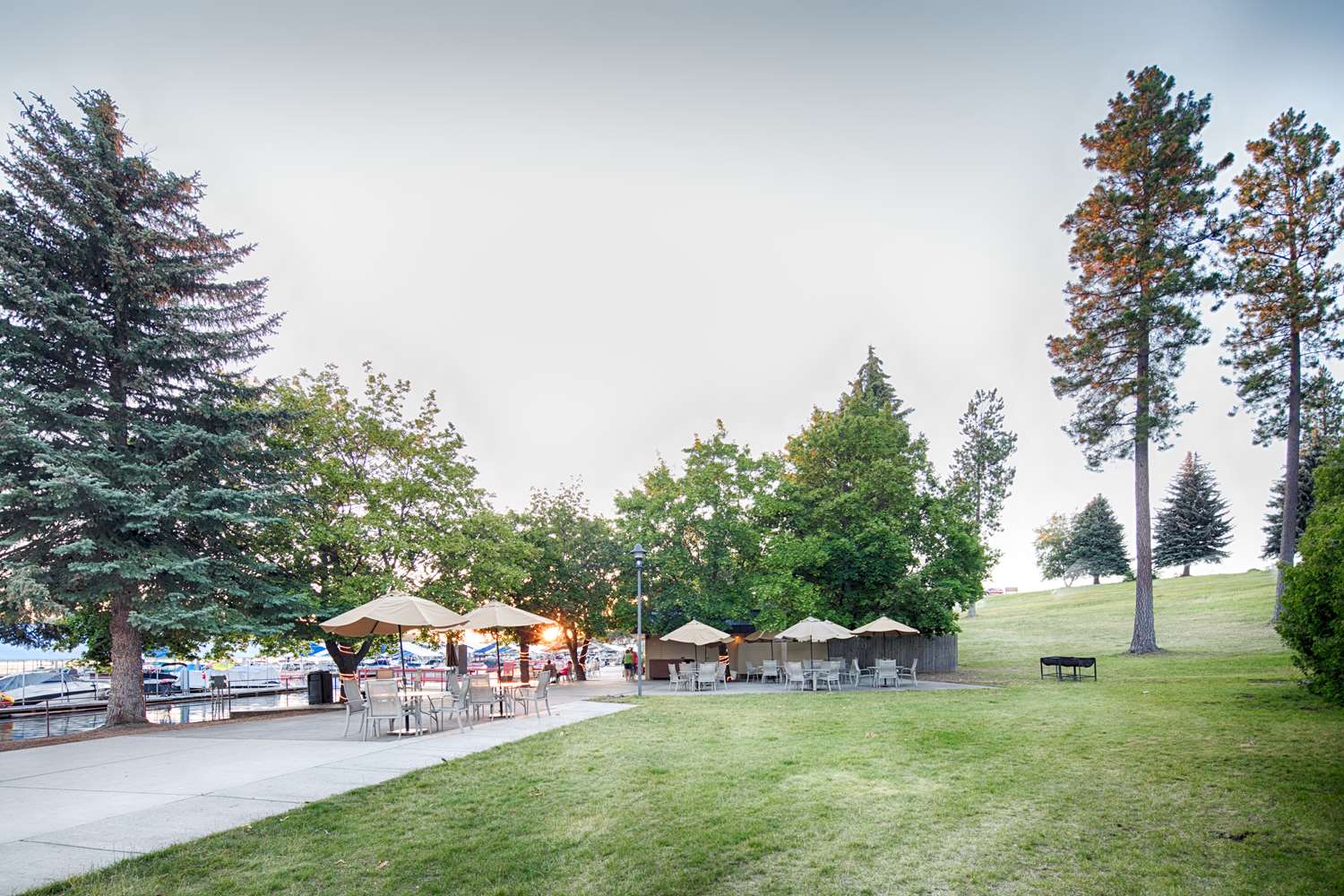 Фото Red Lion Hotel Templin's on the River