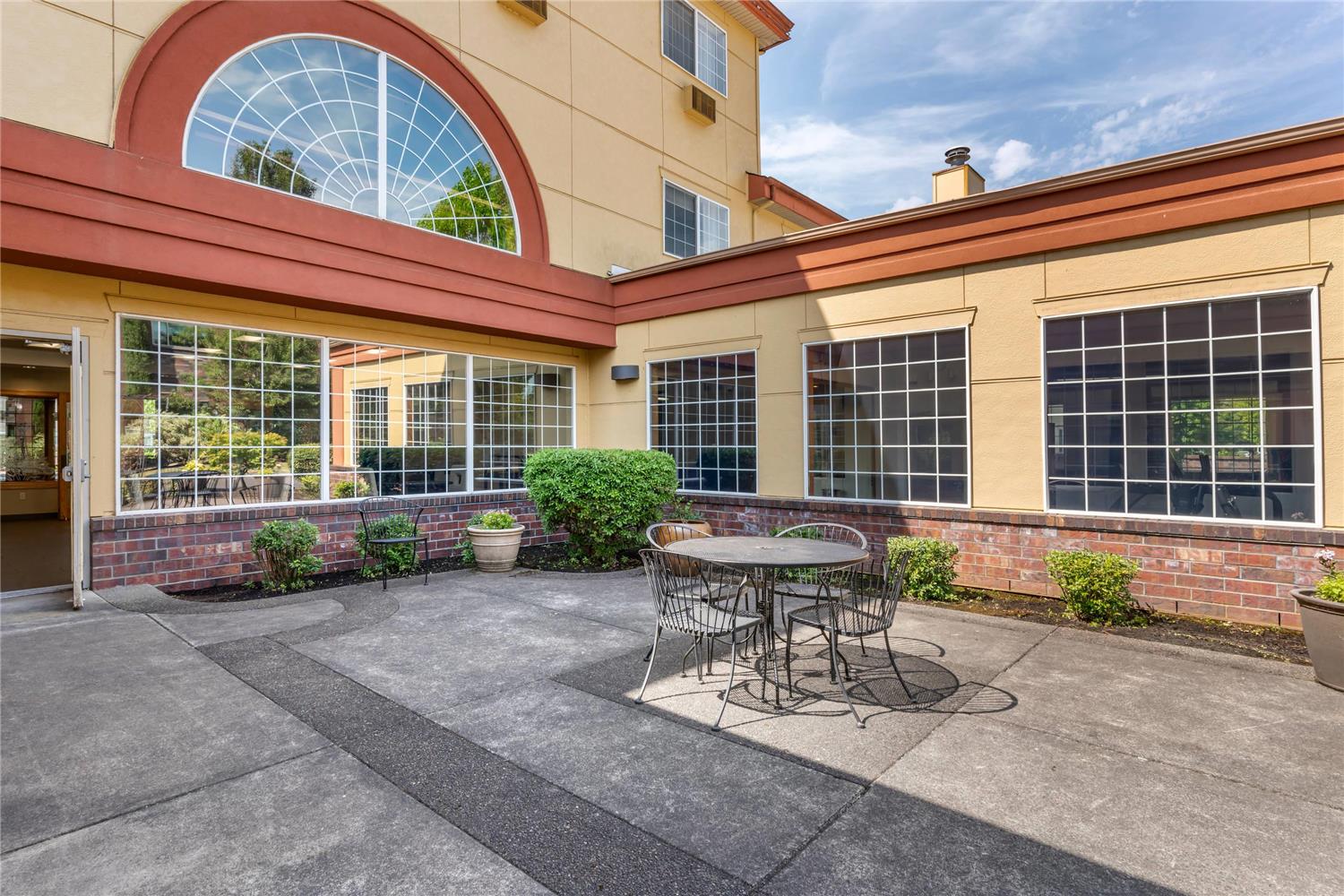 Фото Comfort Suites Salem