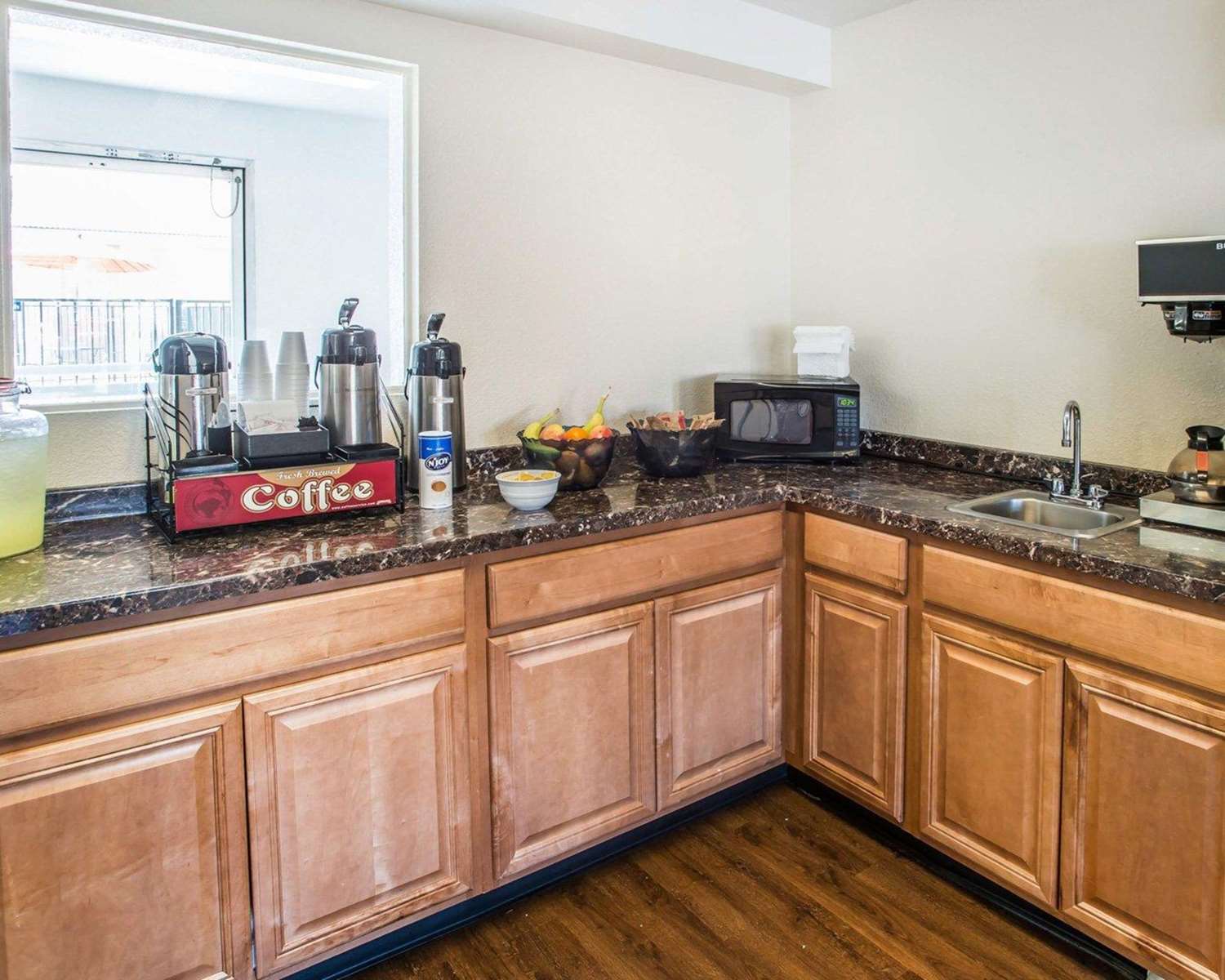 Фото Rodeway Inn Greeley