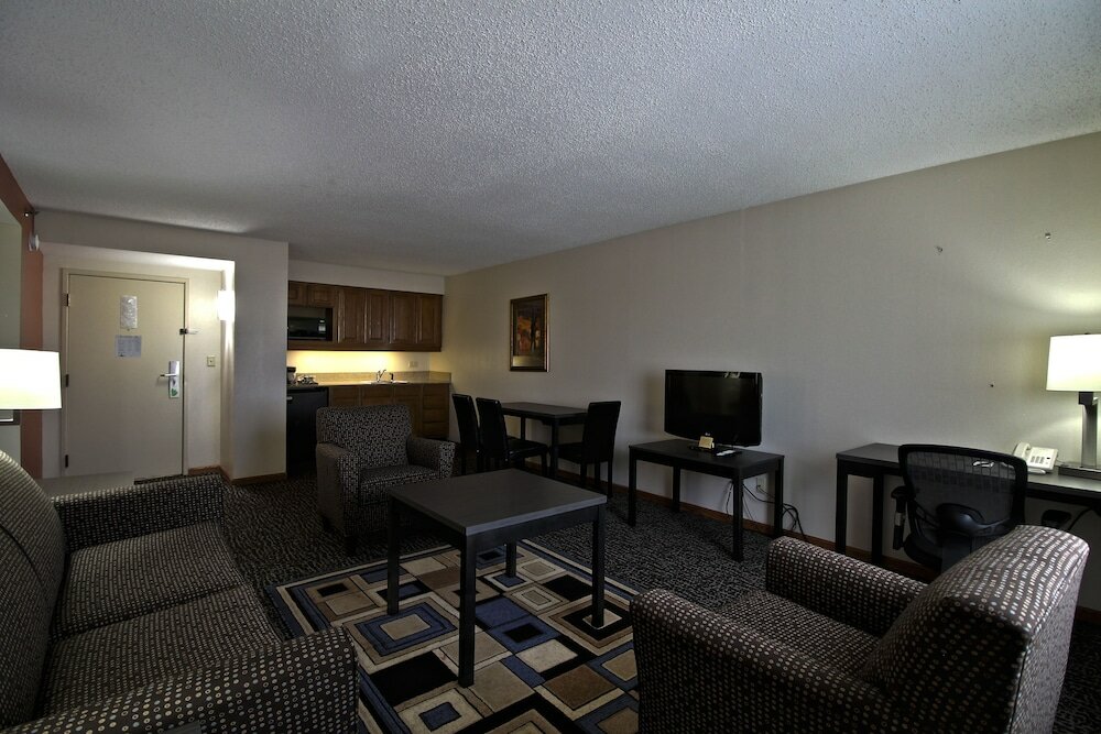 Фото Chicago Club Inn & Suites
