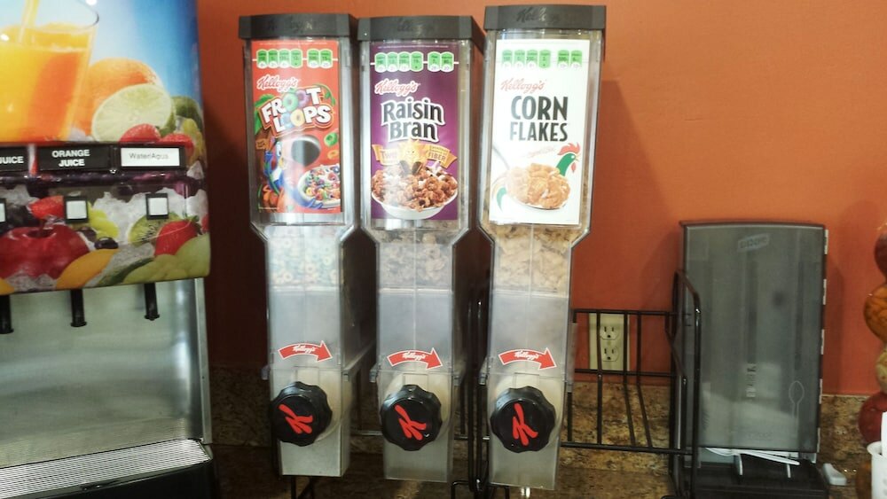 Фото Howard Johnson by Wyndham Phoenix Airport/Downtown Area