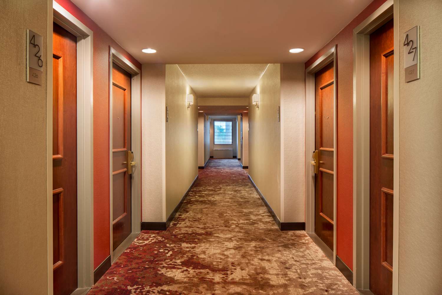 Фото DoubleTree by Hilton Hotel Largo-Washington Dc