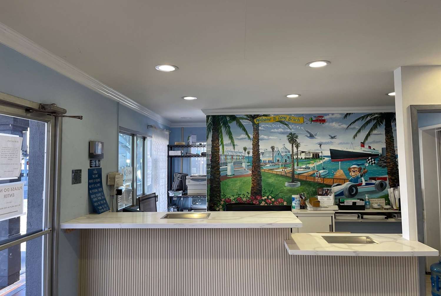 Фото Travelodge by Wyndham Long Beach Convention Center