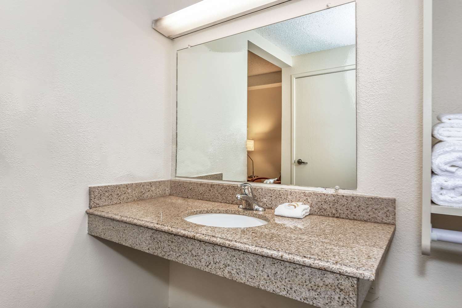 Фото La Quinta Inn & Suites by Wyndham Orlando South