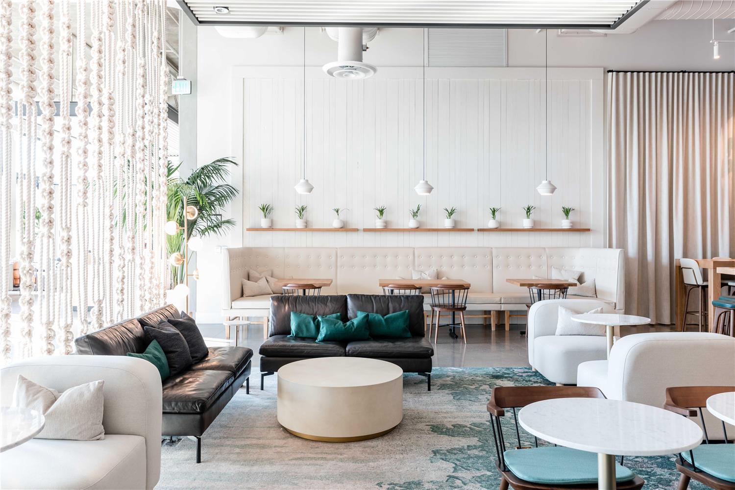 Фото The Fort Sutter Sacramento, Tapestry Collection by Hilton