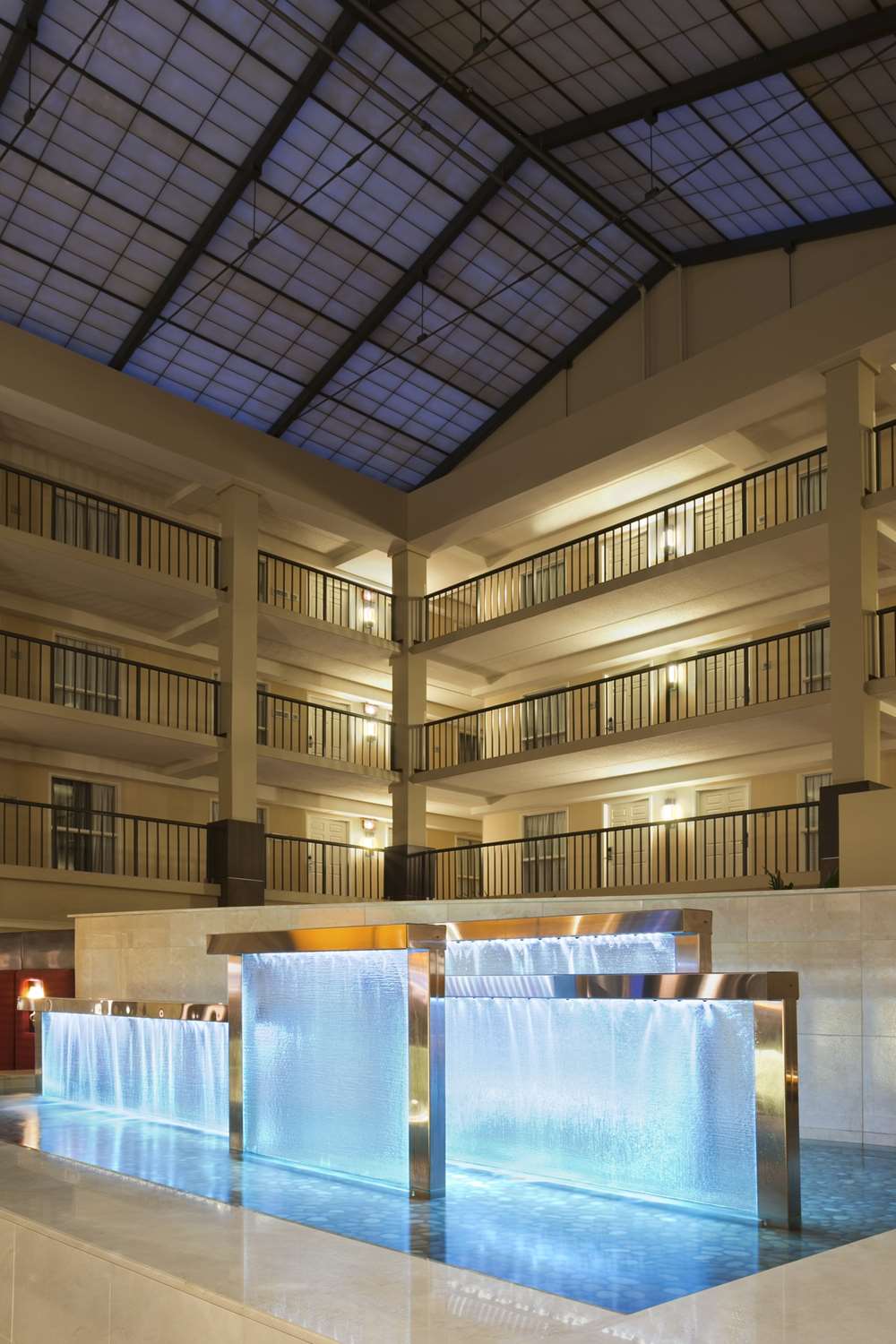 Фото Embassy Suites by Hilton Cleveland Beachwood