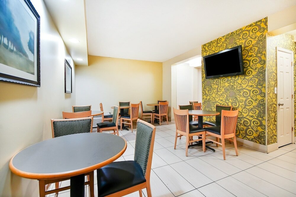 Фото Baymont by Wyndham Williamsburg