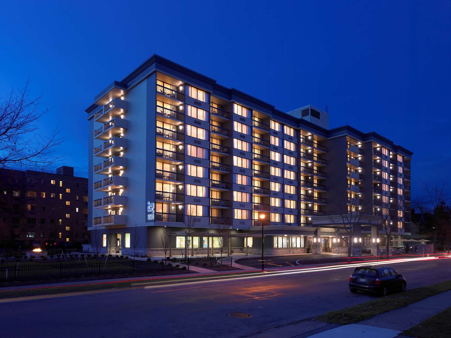 Фото The Strathallan Rochester Hotel & Spa- A DoubleTree by Hilton