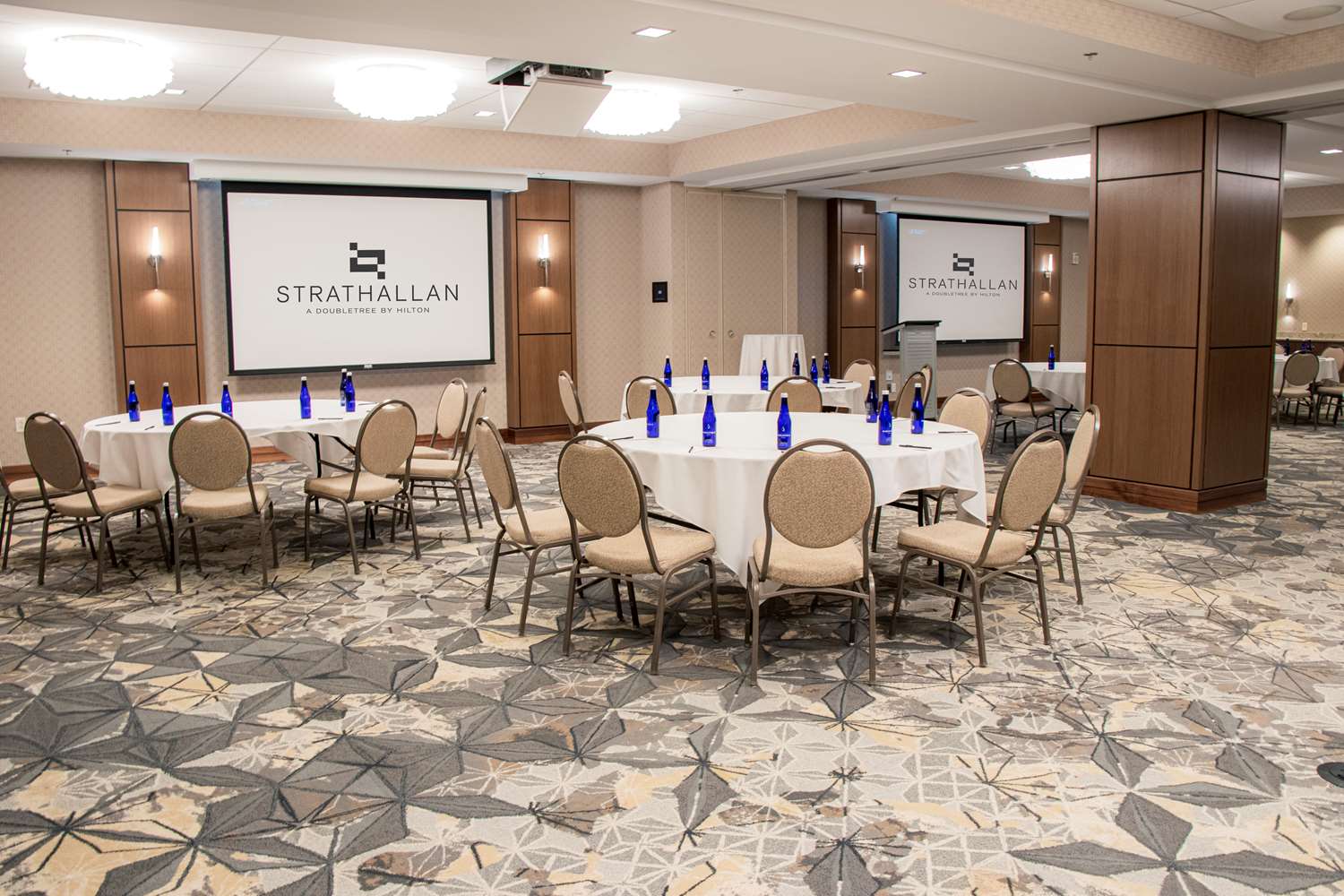 Фото The Strathallan Rochester Hotel & Spa- A DoubleTree by Hilton