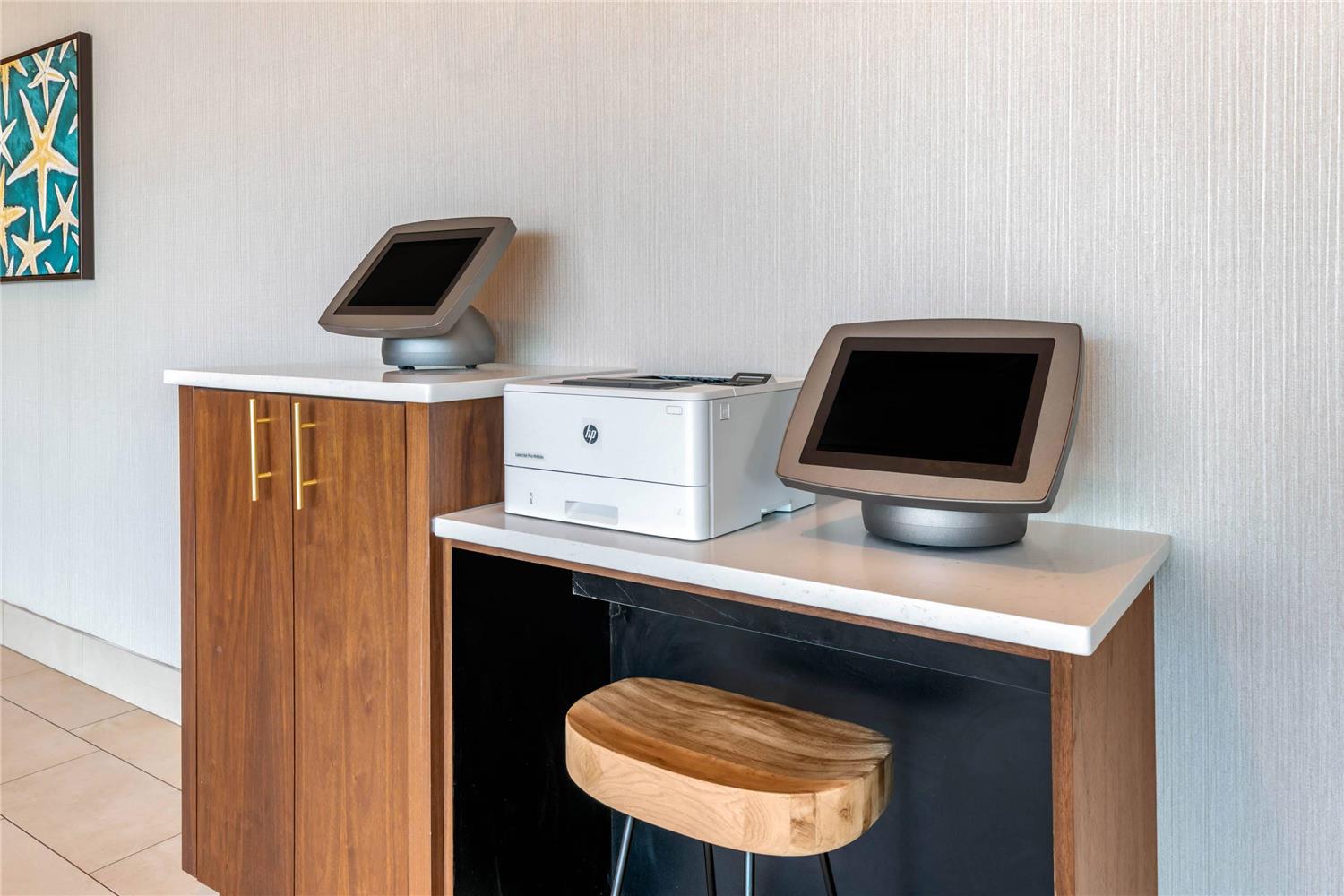 Фото Cambria Hotel St Petersburg-Madeira Beach Marina