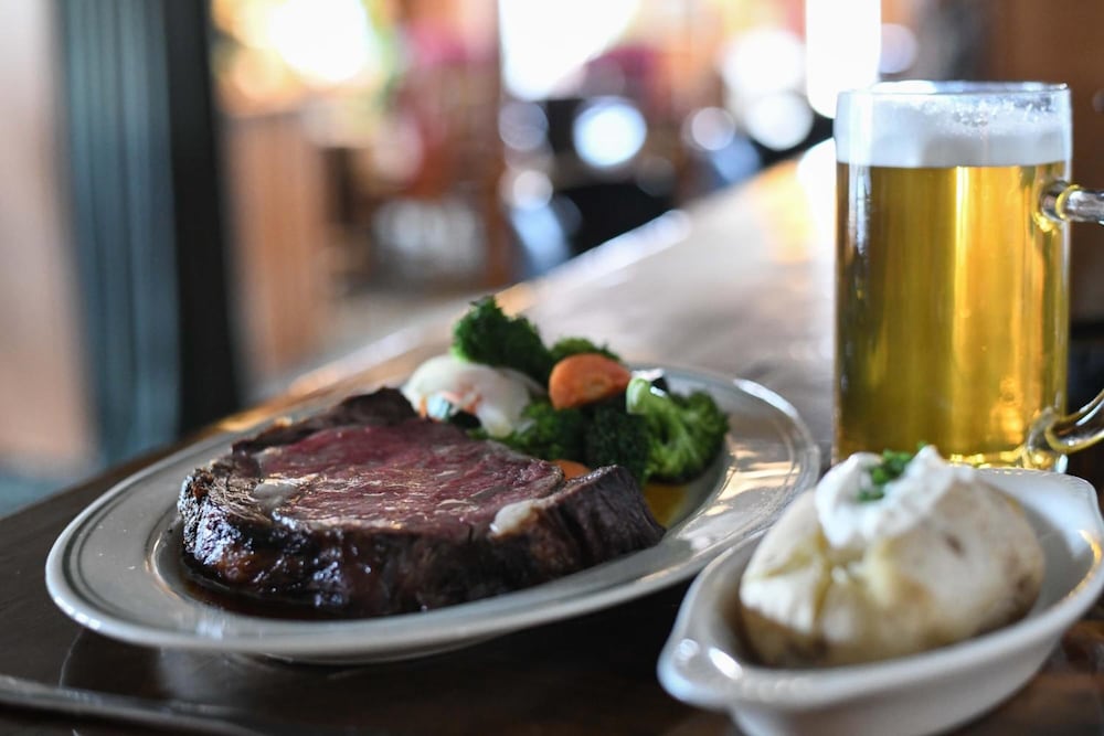 Фото Bavarian Manor Country Inn