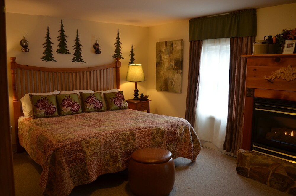 Фото Bavarian Manor Country Inn