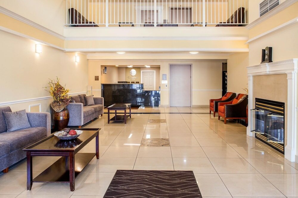 Фото Comfort Inn Mount Shasta Area