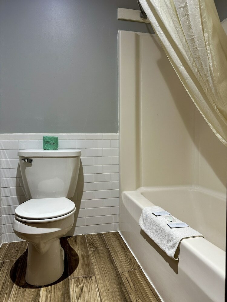 Фото Thunderbird Motor Inn Baraboo