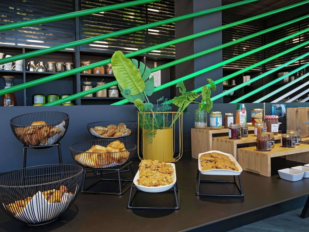 Фото Отель Mercure Hyeres Centre