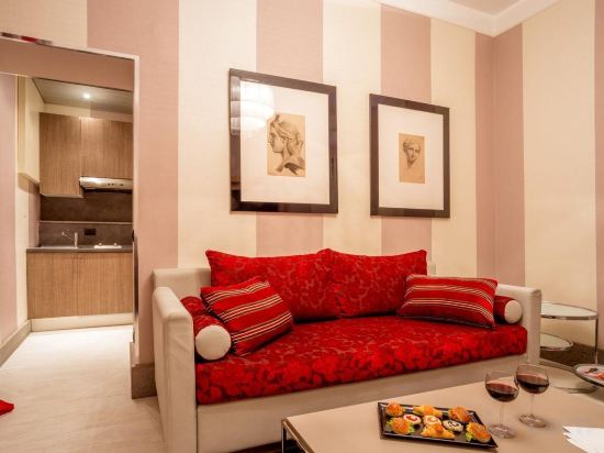 Фото Royal Court Hotel