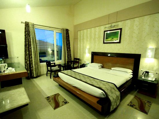 Фото Hotel Holiday Resort