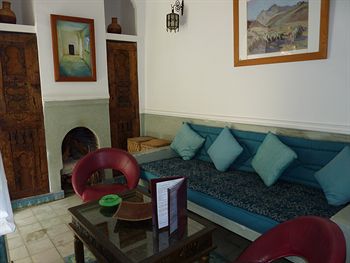Фото Riad Hadika Maria