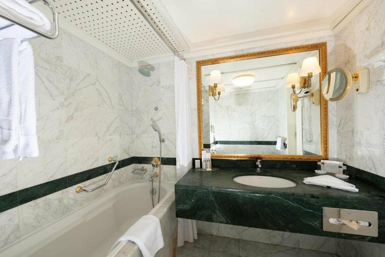 Фото Grand Hotel Bucharest