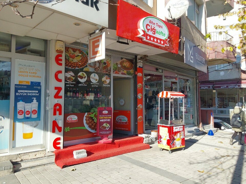 Fast food Golden Tray Cigkofte, Istanbul, photo