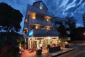 Гостиница Hotel Nuova Graziosa в Линьяно-Саббьядоро