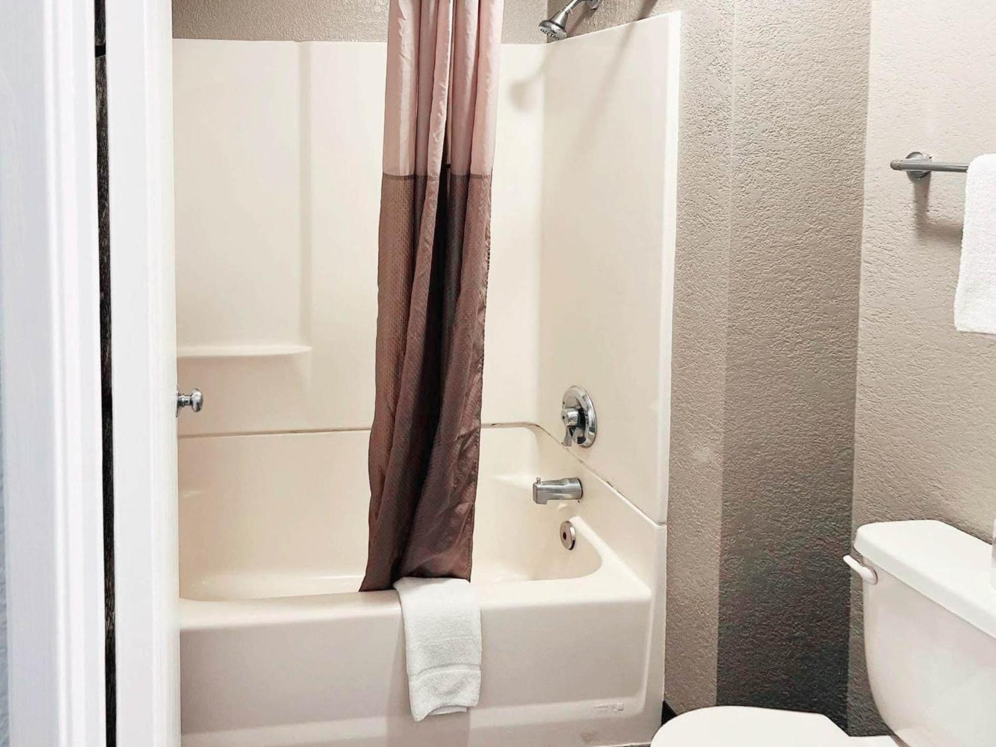 Фото Motel 6 Marina, Ca - Monterey