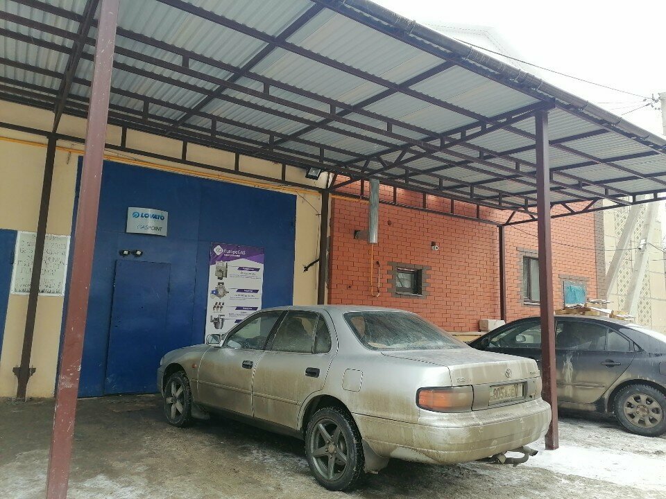 Instalación de hbo Gas cylinder equipment installation, , foto