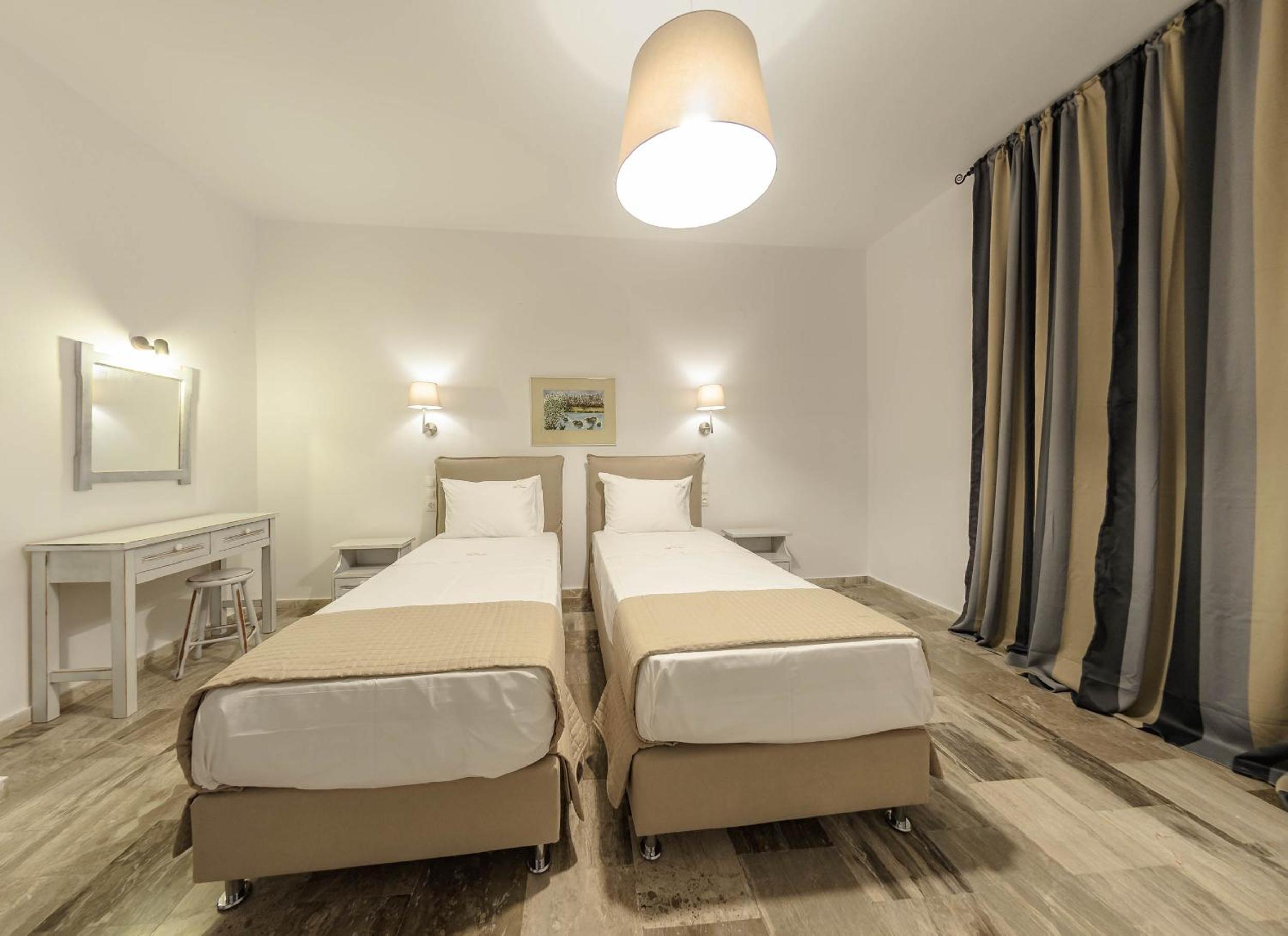 Фото Kiki Studios & Apartments