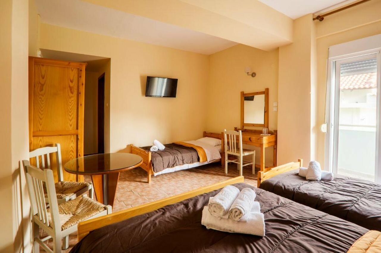 Фото отеля 2