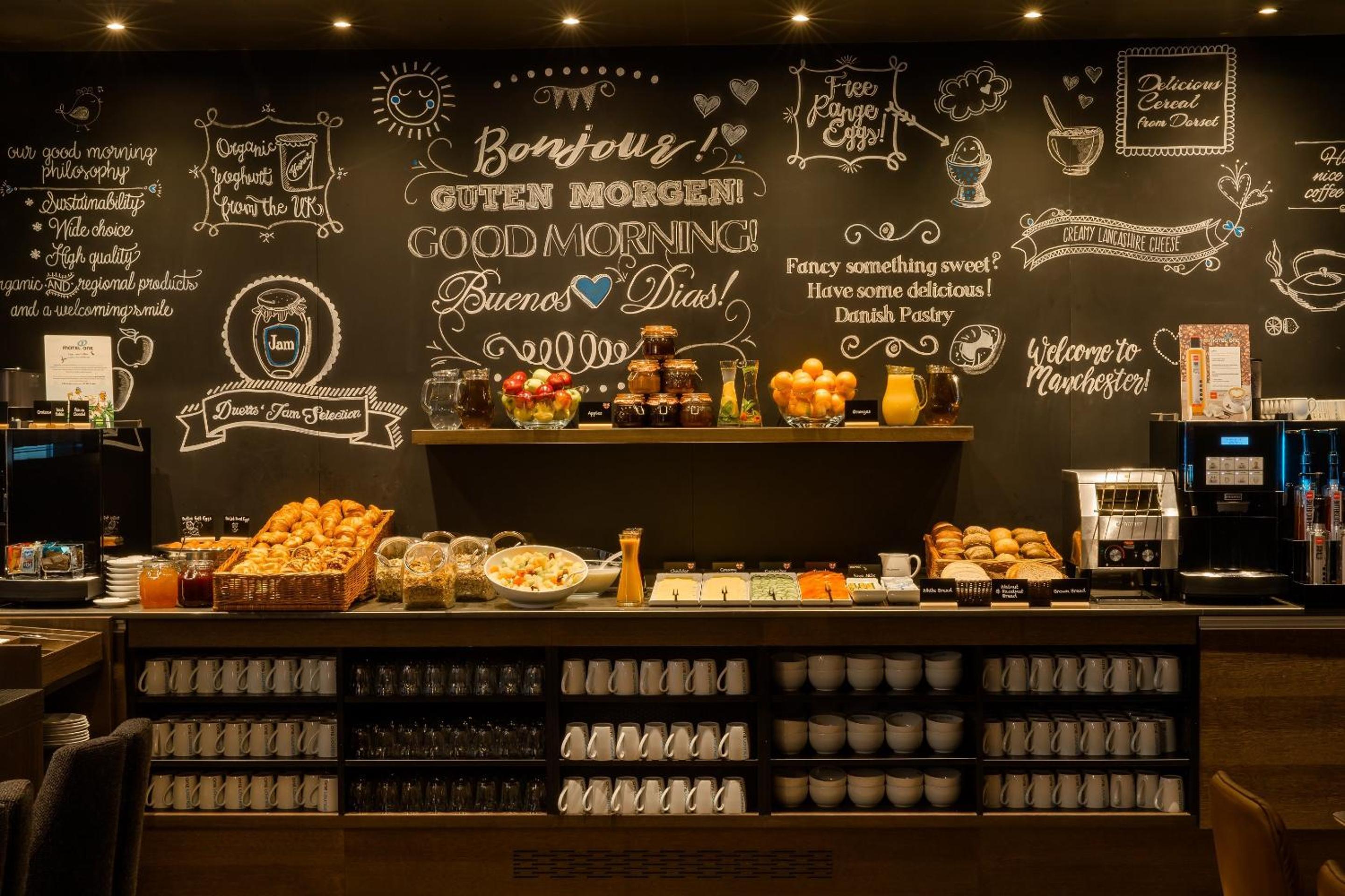 Фото Motel One Manchester - Royal Exchange