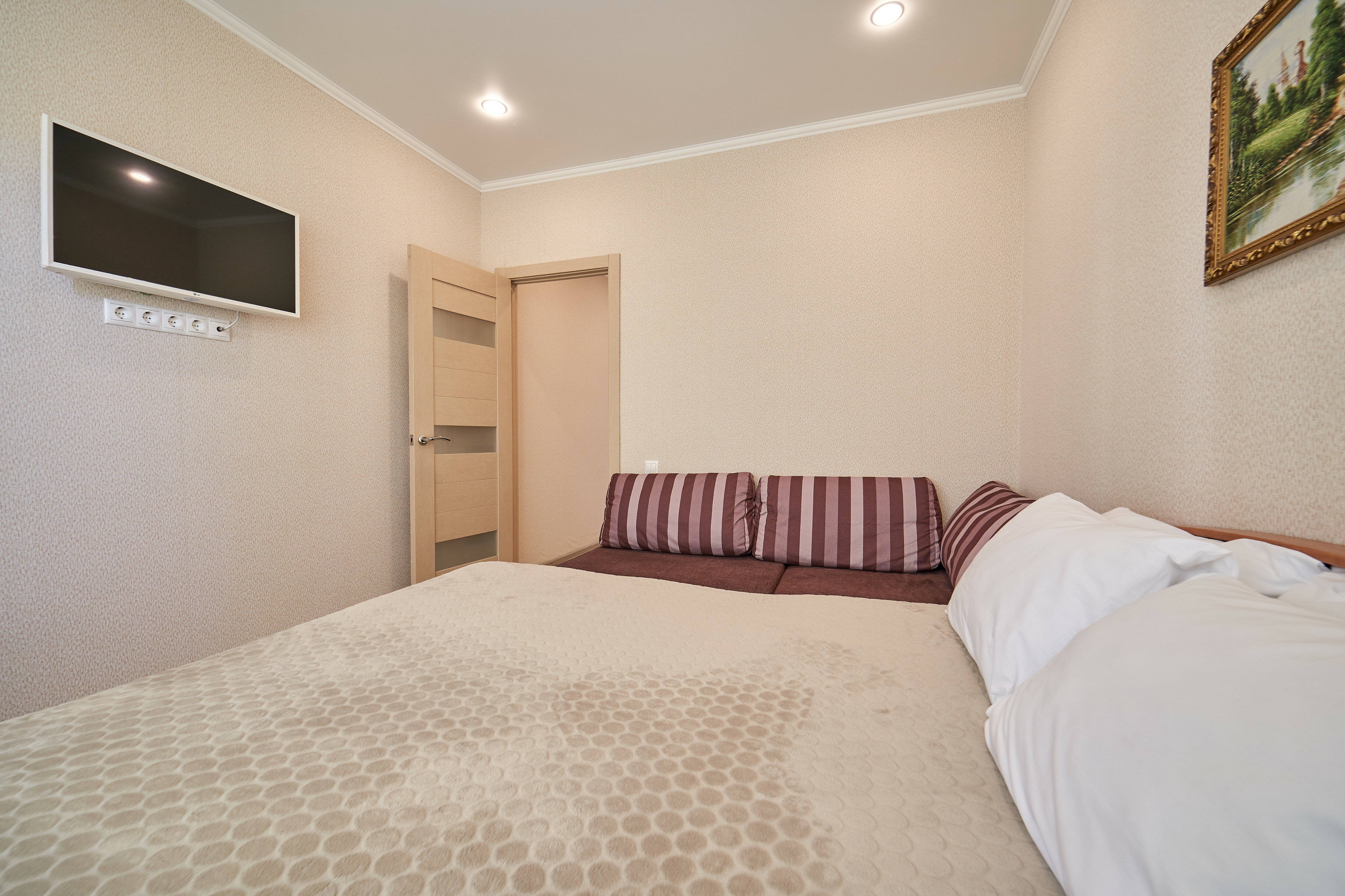 Фото Апартаменты 2-х Комнатные на Перелетной