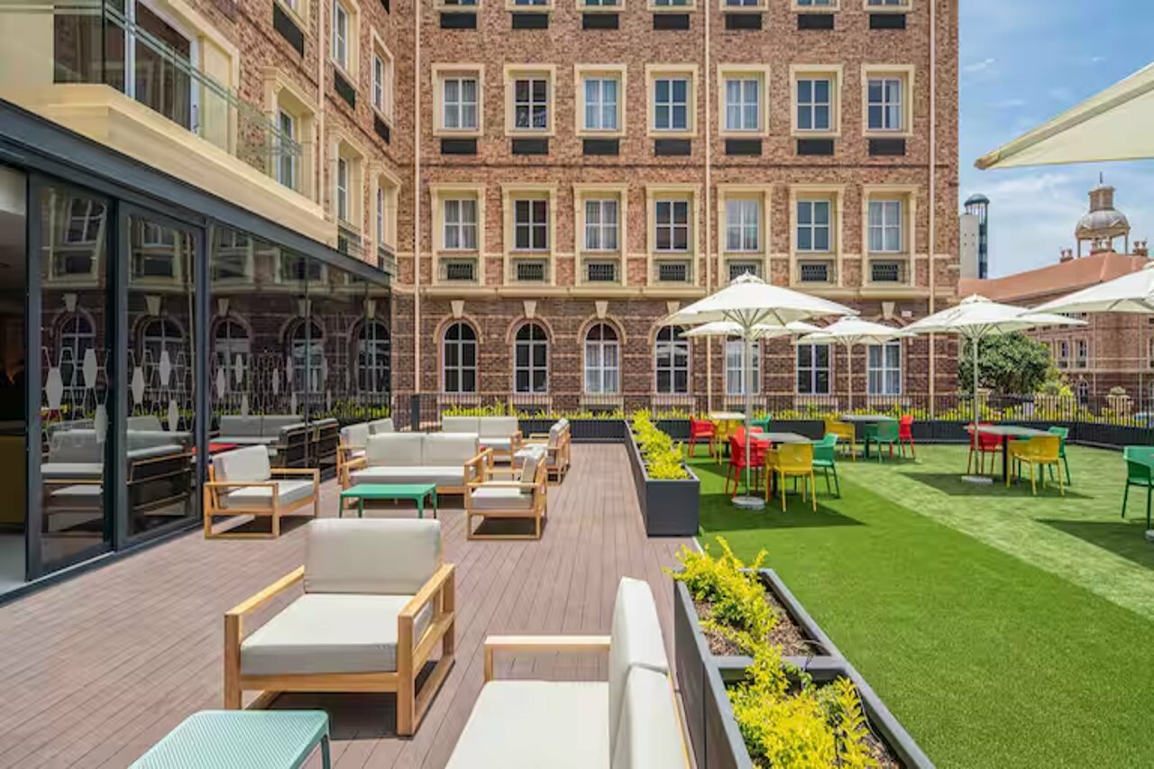 Фото Hampton by Hilton Sandton Grayston