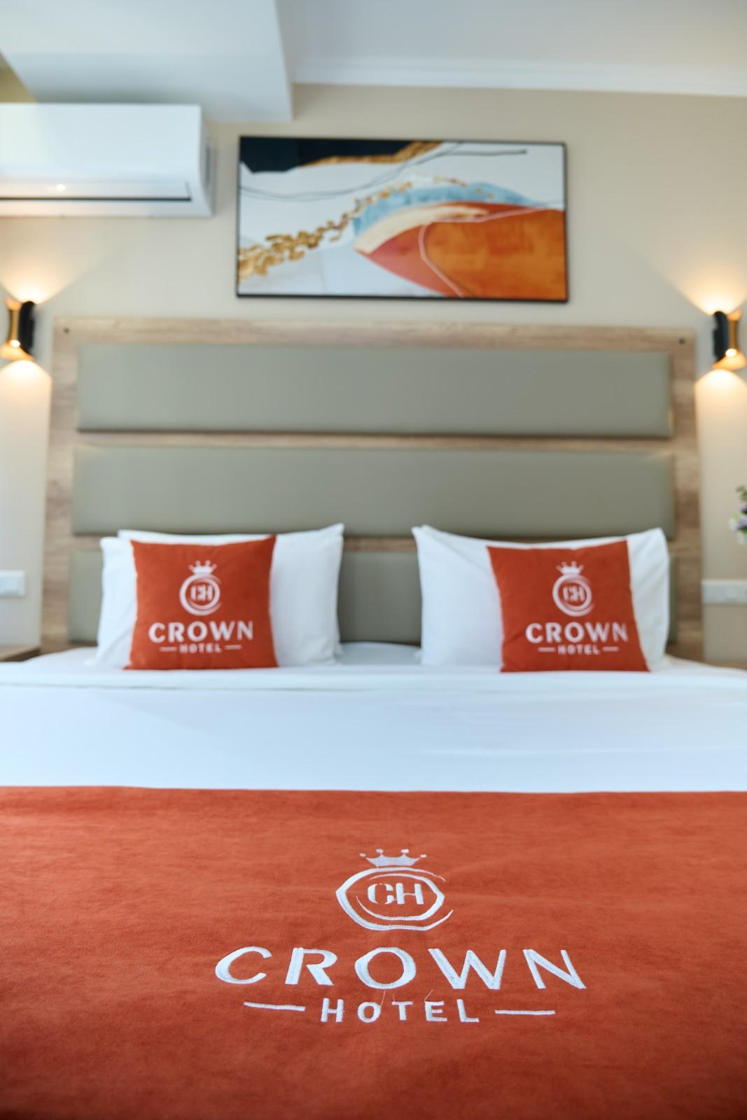 Фото Crown Hotel