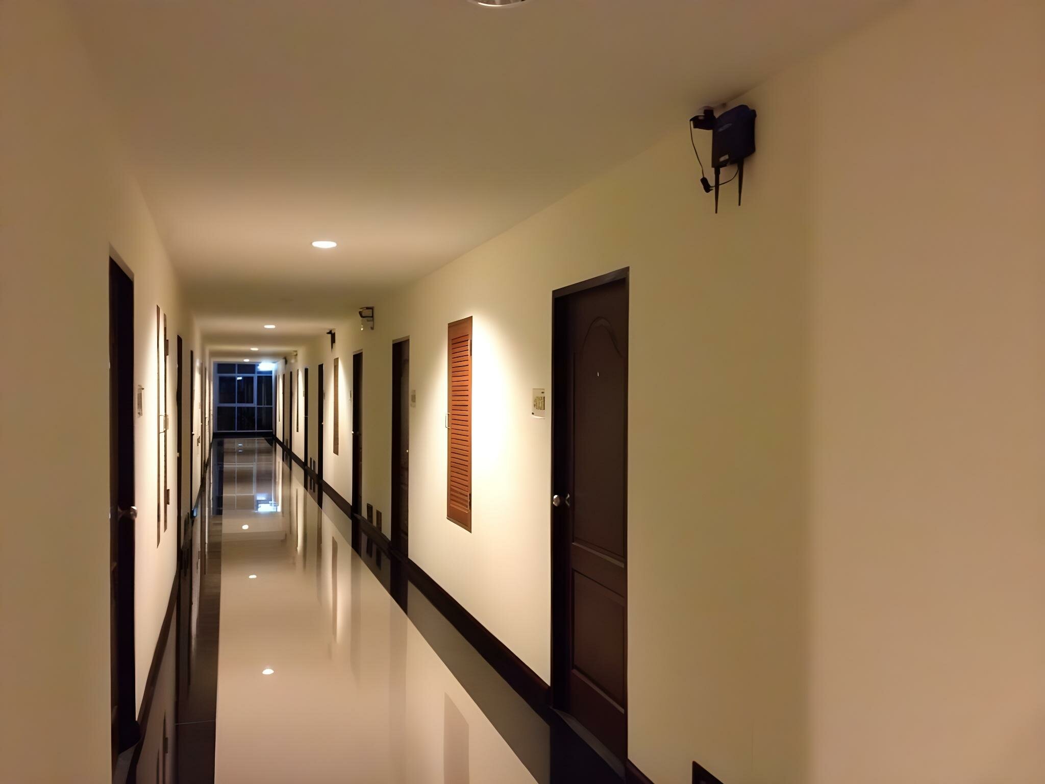 Фото The Capital Hotel