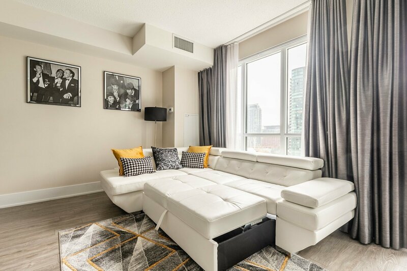 Апартаменты Simply Comfort. Modern Downtown Apartment в Торонто