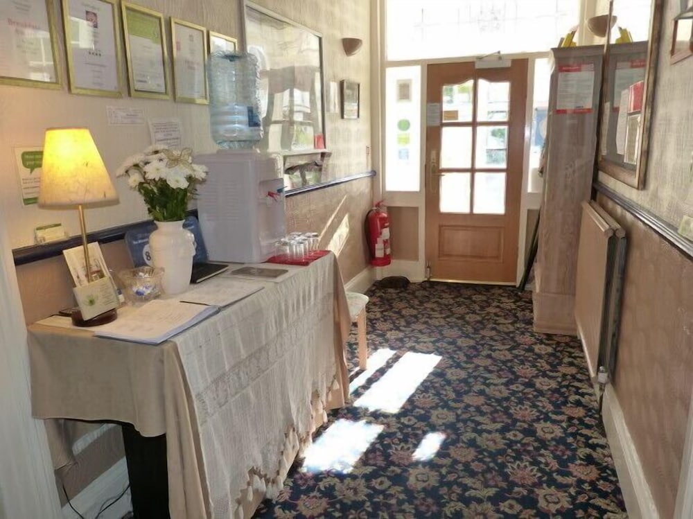 Фото The Warwick Southport