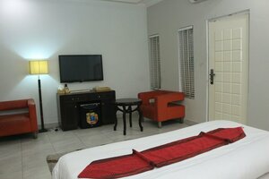 Гостиница The Crib Lifestyle Hotel