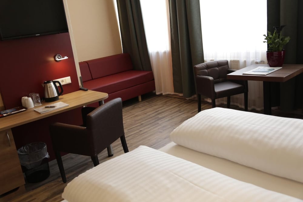 Фото Alexander Business Hotel