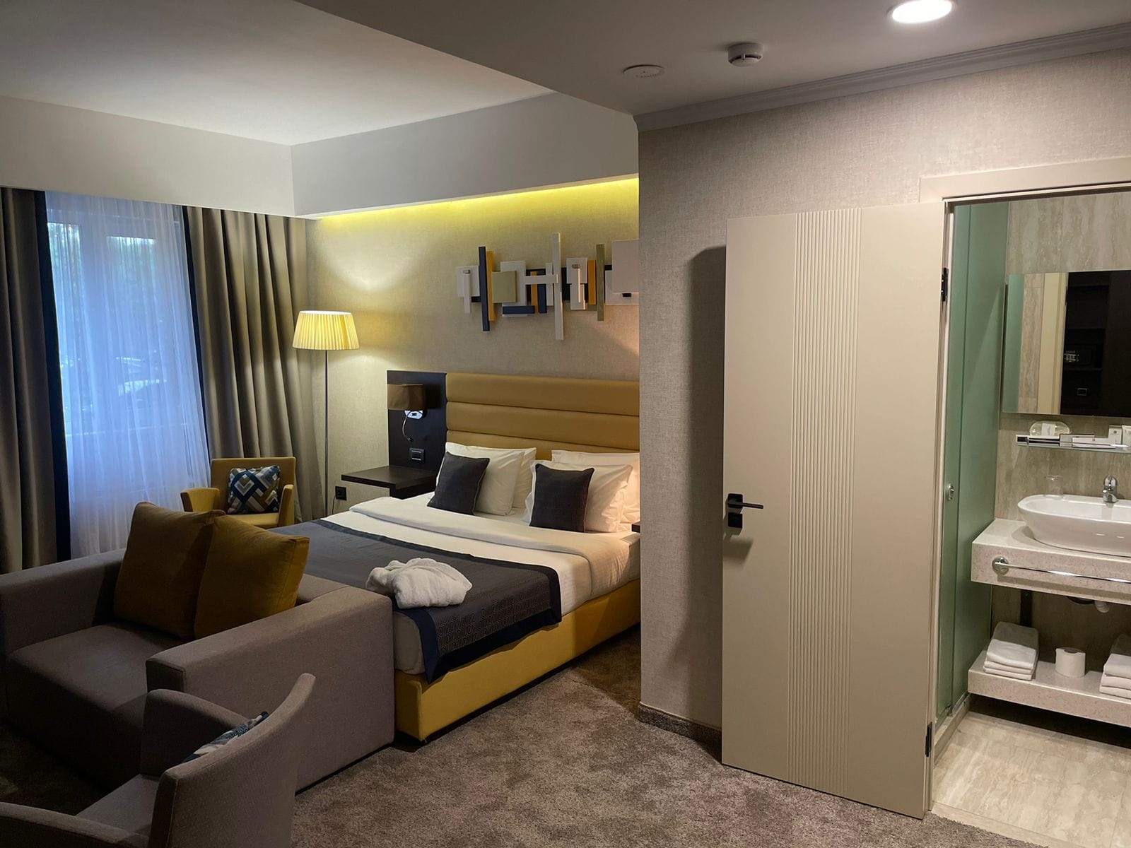 Фото Comfort Hotel Astana