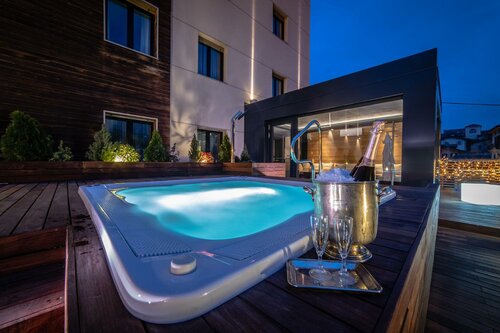 Гостиница Hb Aosta Hotel & Balcony SPA в Аосте