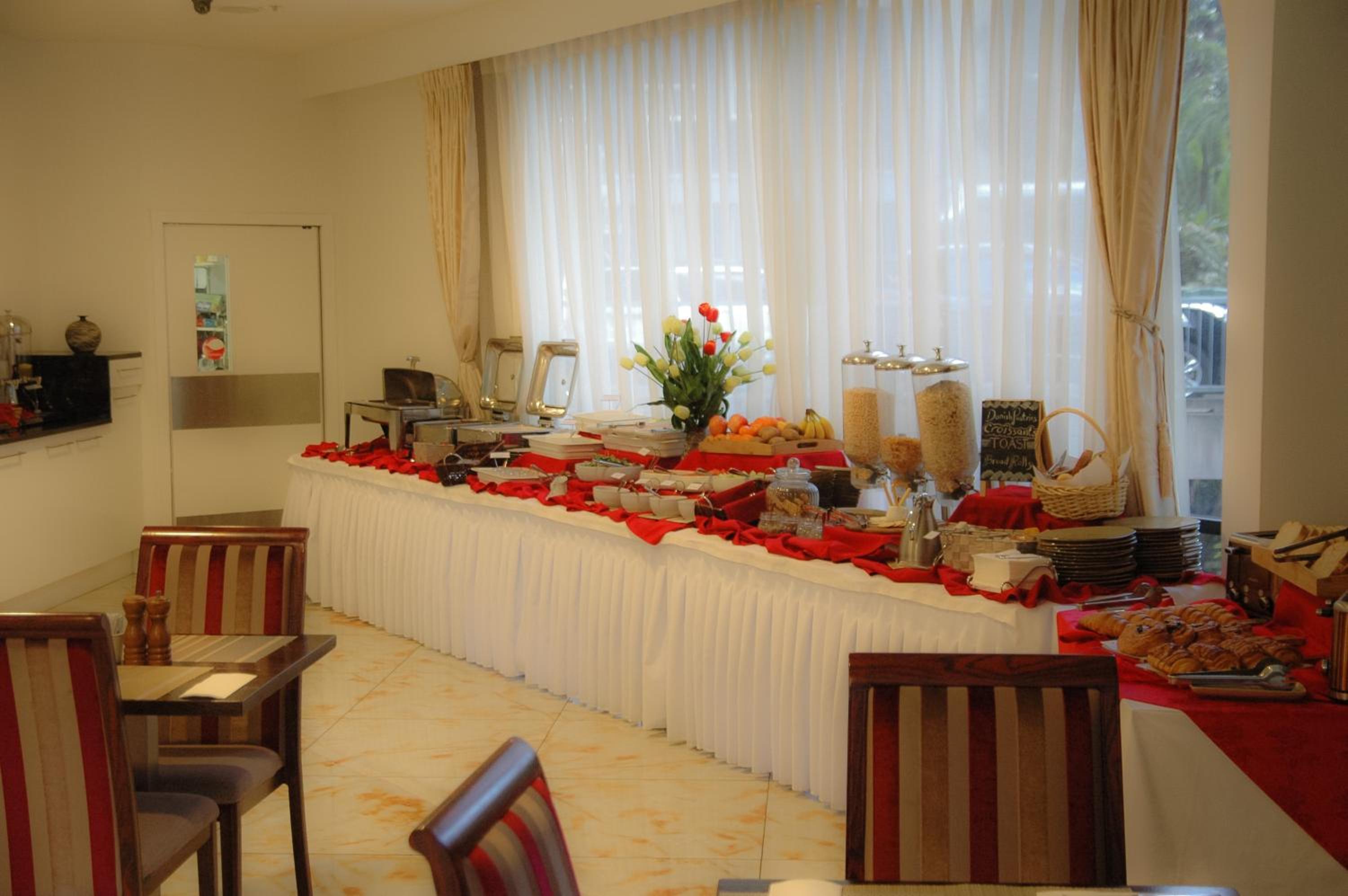 Фото Vr Queen Street - Hotel & Suites