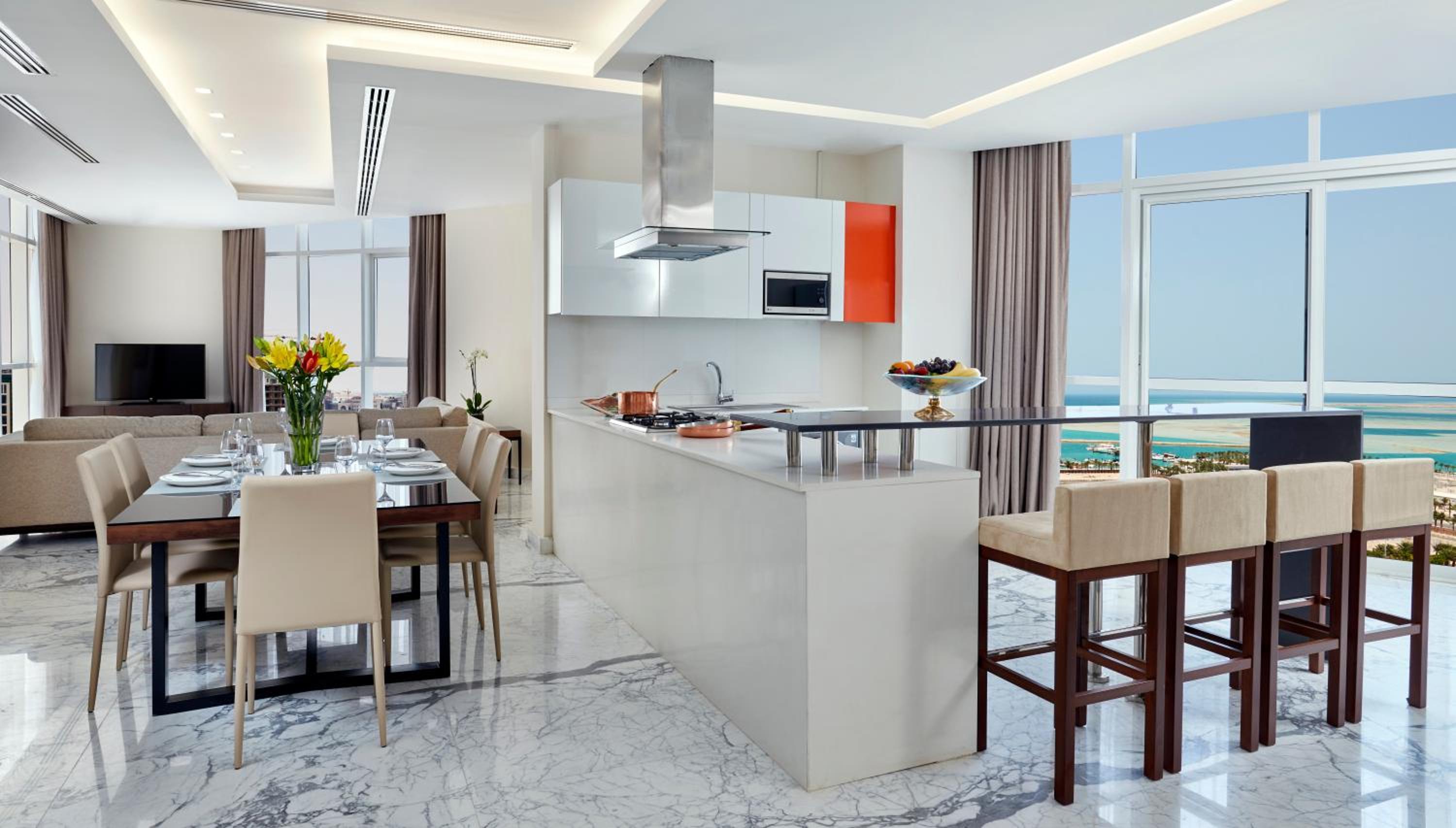 Фото Staybridge Suites - Doha Lusail, an IHG Hotel