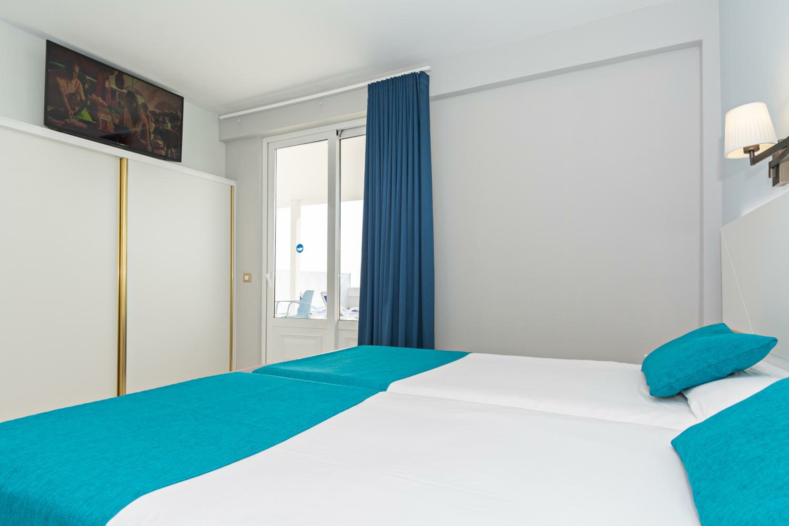 Фото Apartamentos Océano - Adults Only