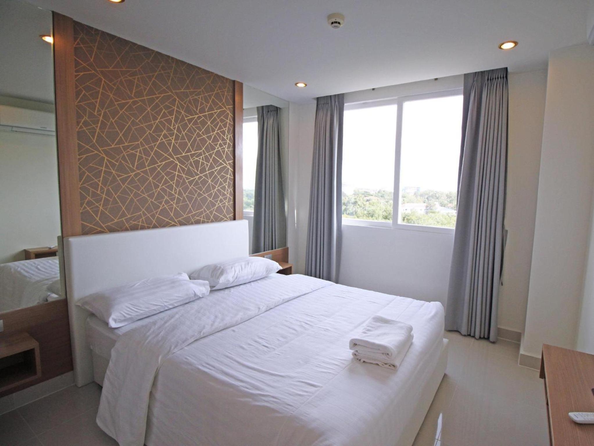 Фото Amazon Residence by Pattaya Sunny Rentals