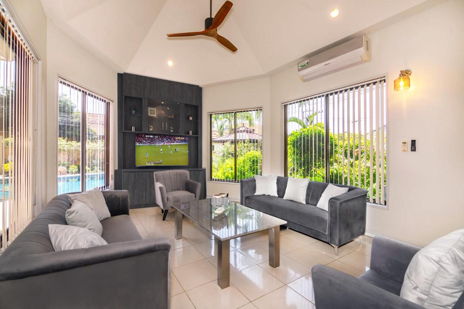 Фото Pattaya Hill, Near the City and Beach