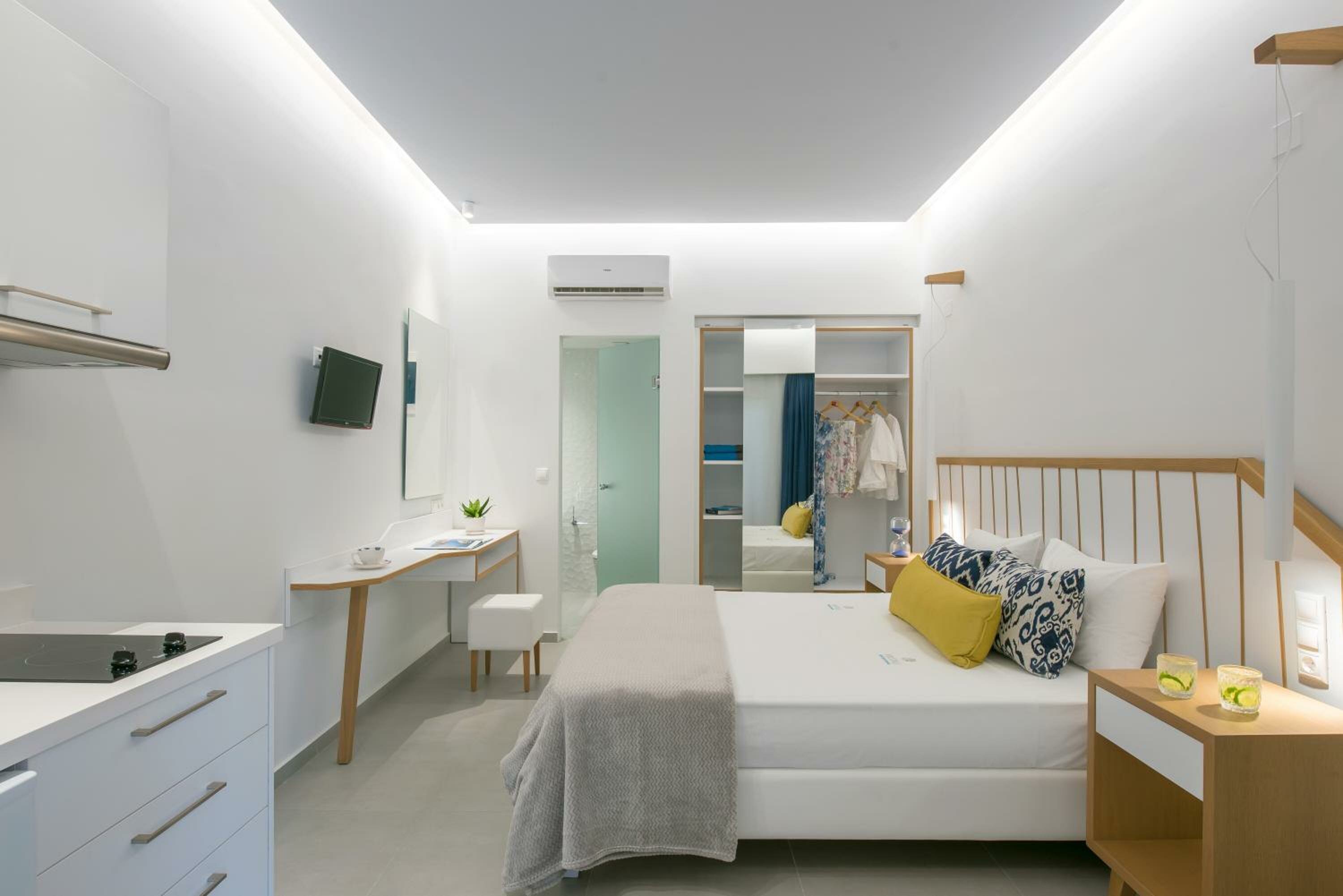 Фото Kristalli Hotel Apartments