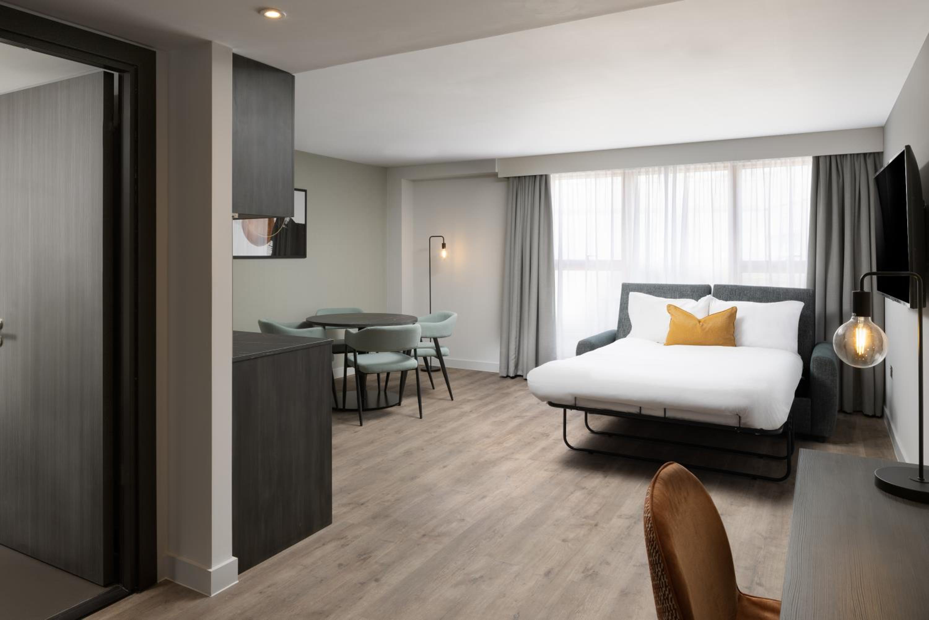 Фото Residence Inn Manchester Piccadilly