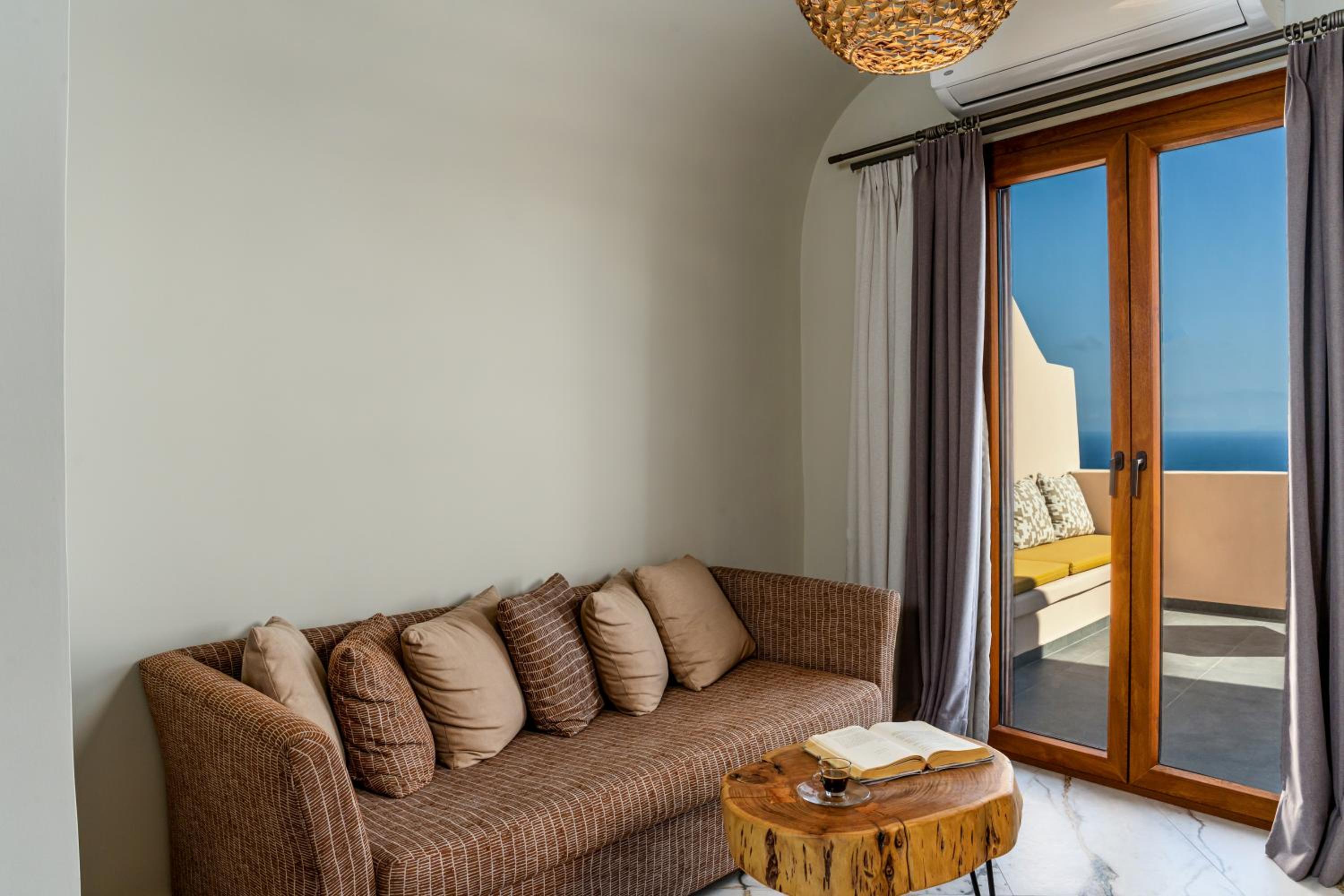 Фото Perla Nera Suites