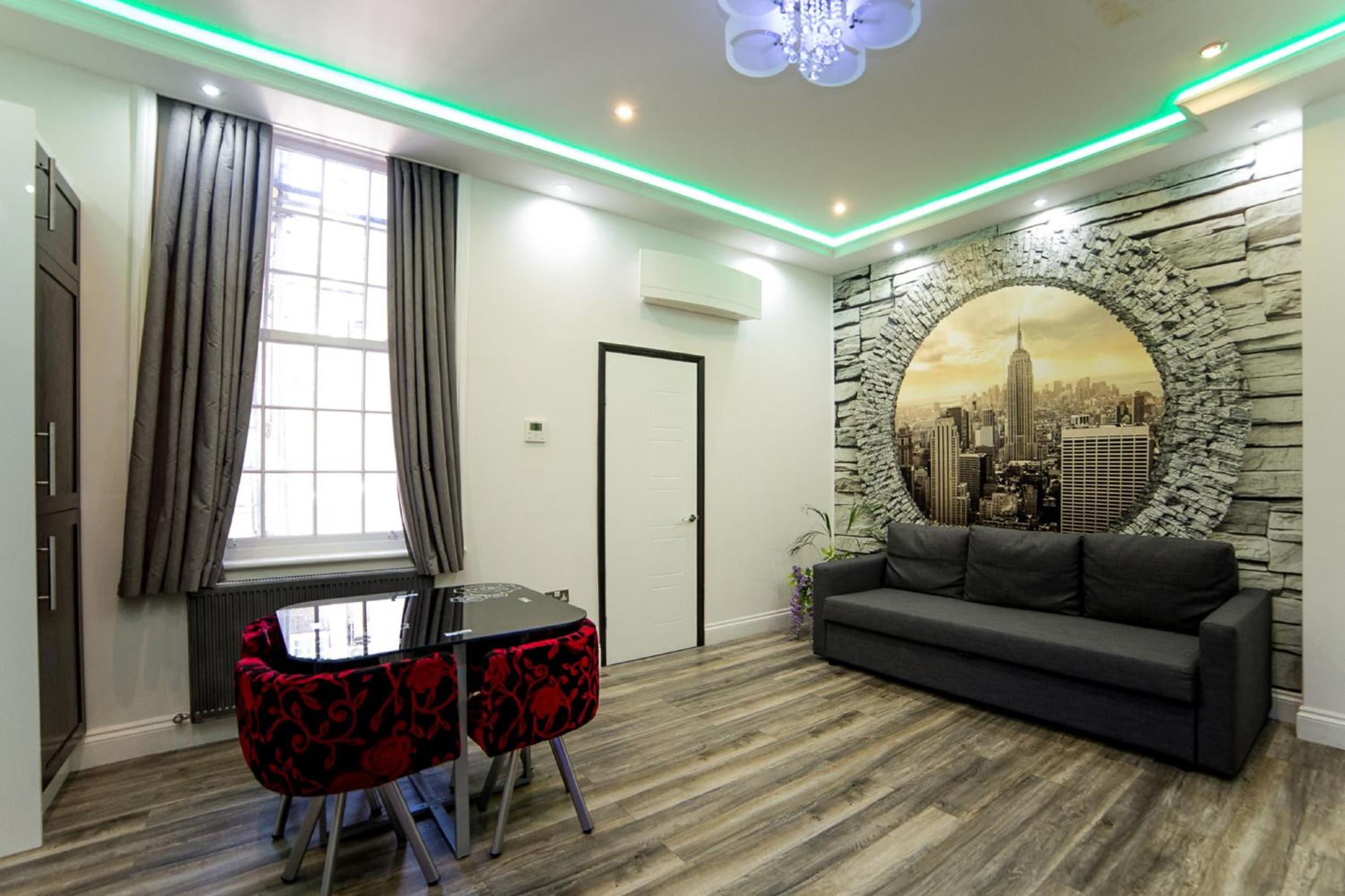 Фото Imperial Court Suites